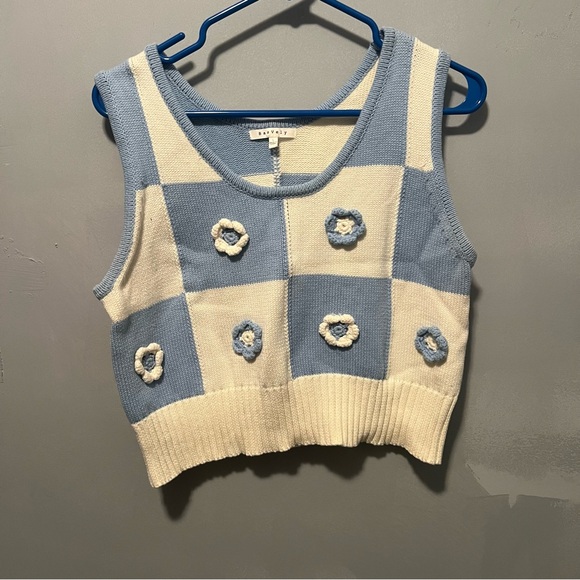Blue and White Floral Knit Vest - Picture 1 of 2